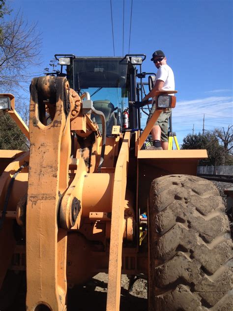 heavy equipment windshield replacement